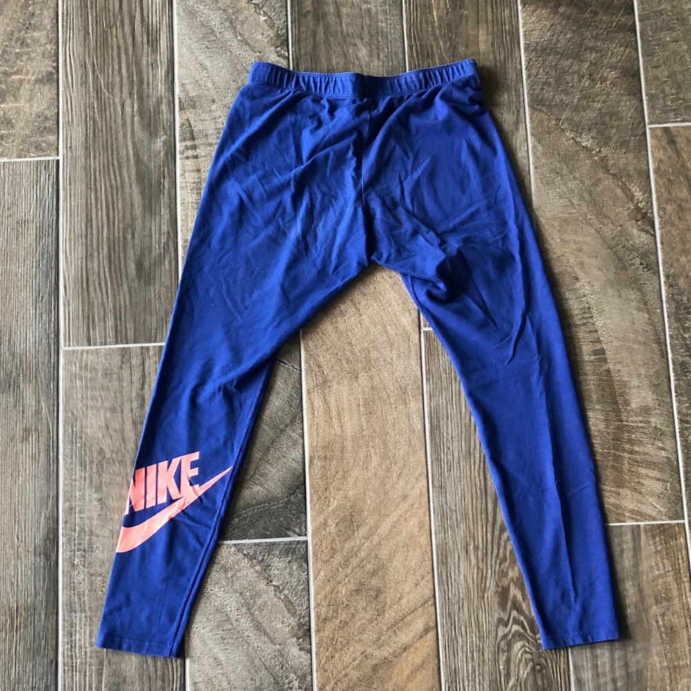 Purple NIKE detail leggings